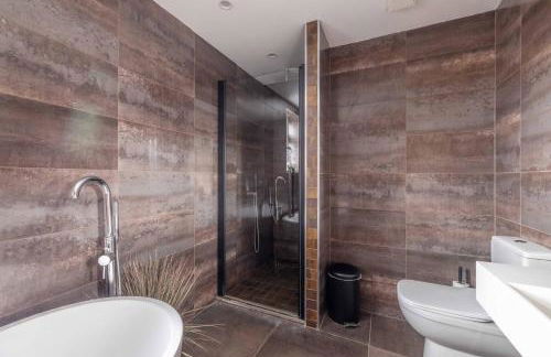 FAMILY FRIENDLY ESCAPE IN ETON, COUNTRYSIDE VIEWS with Hot Tub - By Tempstay - Foto 11