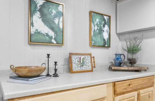 Colonial Cottage with Hot Tub & Sauna-Family Friendly - Photo 16