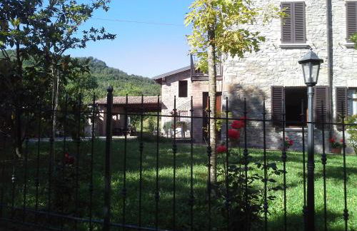 A fine 2 bedroom stone house in Emila - Photo 34