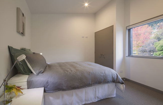 22 Hallenstein Apartments by Staysouth - Photo 3