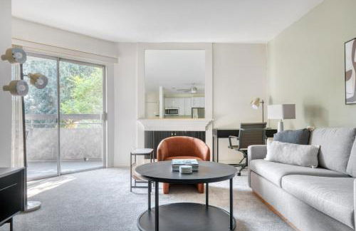 Pasadena 1BR w gym pool nr Colorado Ave LAX-861 - Photo 1