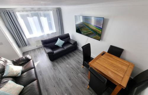 3 Bedroom House Perfect for Family Work Stays Easy Access to Manchester Oldham - Foto 22