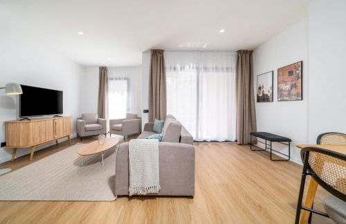 Limehome Barcelona Plaça Pirineus - Photo 46