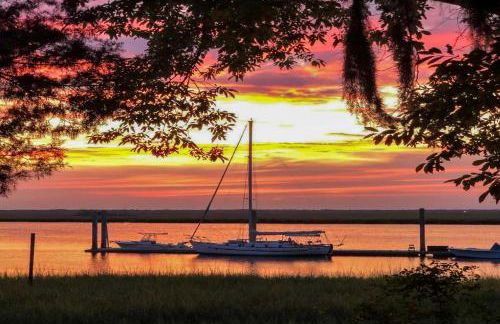 St Simons Island Condo with Deck and Outdoor Shower - Foto 27