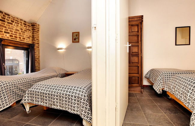 Pleasing Holiday Home in Richelle With Garden, Terrace, BBQ - Photo 6