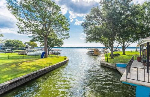 Luxury Lakefront Getaway - Foto 25