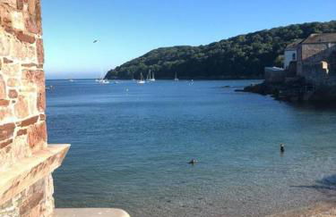 The View, Kingsand, luxurious seafront penthouse apartment with sun trap balcony and incredible sea views - Photo 2