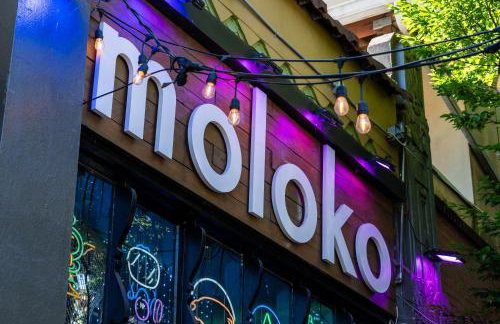 The Bohemian Spirit - Live Music, Eateries & Bars - Foto 27