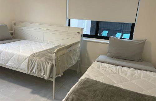 Transit-Friendly Flamingo Park Hideaway - Foto 28