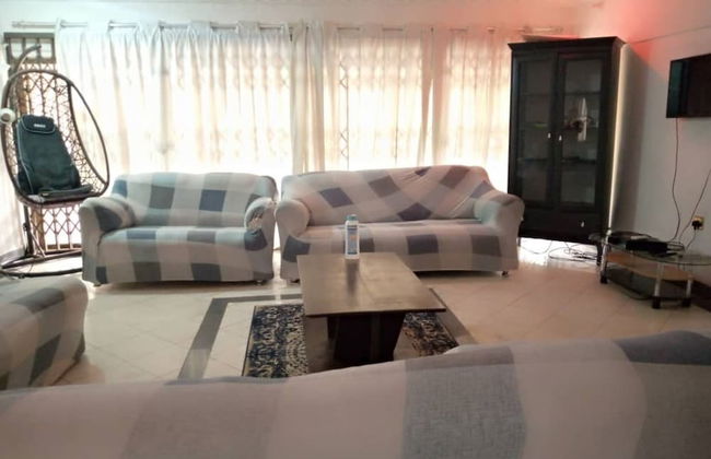 Sleeps8- Private Secure Parking- Garden- Aircon - Foto 15