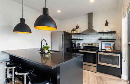 Dual Bachelor Pads w/ Rooftop Lounge & Games Sleeps 26 5 Min to Broadway - Foto 5