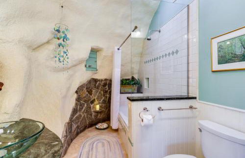 Less Than 6 Mi to Arlington Whimsical Stone Abode! - Foto 3