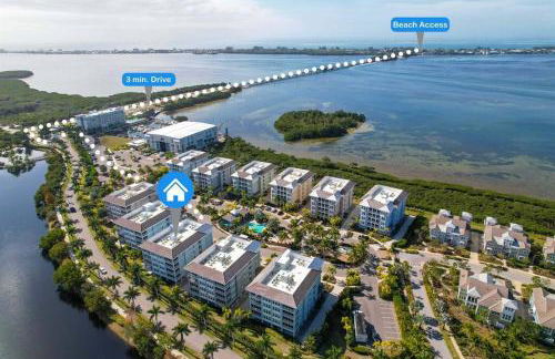 Latitude Adjustment Penthouse by Coastal Chic - Foto 32