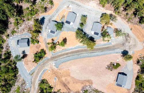 Spacious Cabin Complex with Flanders Pond Access, Ideal for Group Getaways, Located Near Sullivan, Maine - Photo 7