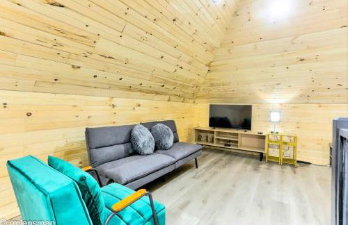 The Hut House 3BR 3BA Game Room Massage Chair - Foto 54