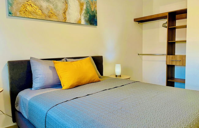 Cozy 2-bedroom Apartment With Amenities - Photo 6