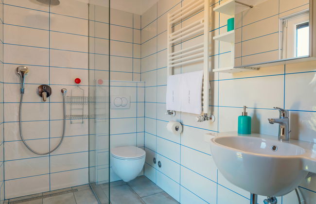 Villa with Swimming Pool, Outdoor Kitchen, Sauna, Hot Tub, Play Area, Sea View - Foto 45