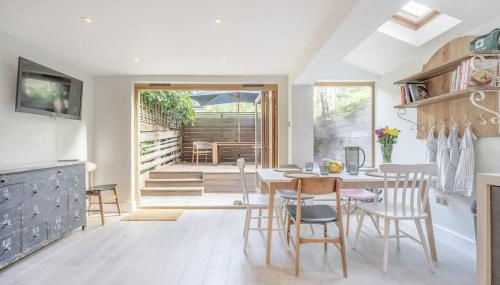 Stylish 3-floor 3bed home with garden near river - Foto 1