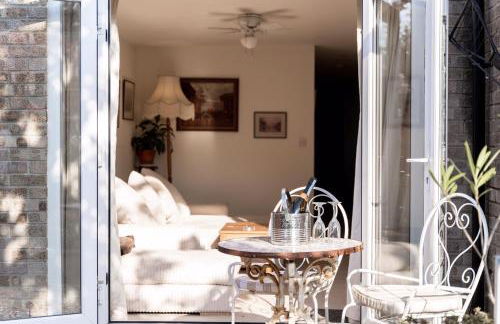 Kingsway Apartment - Photo 1