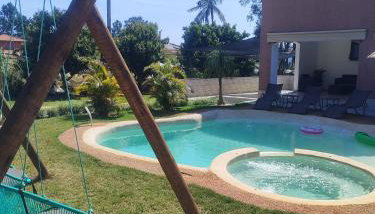 Chácara Prainha JK com piscina praia no quintal de casa - Foto 3, Garden, sunbed, Garden view