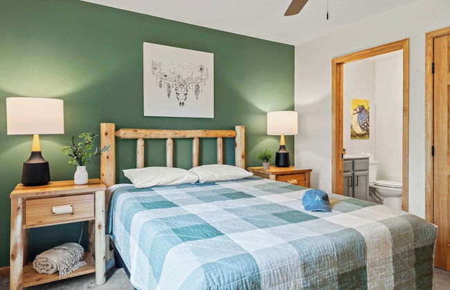 Bluejay Getaway by Avantstay Walk to Lake 7bdr, Hot Tub, Pool Table - Foto 33