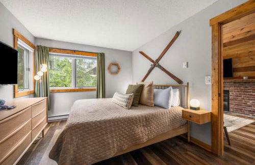 Renovated Ski In Out Condo King Bed Patio Grill - Foto 3