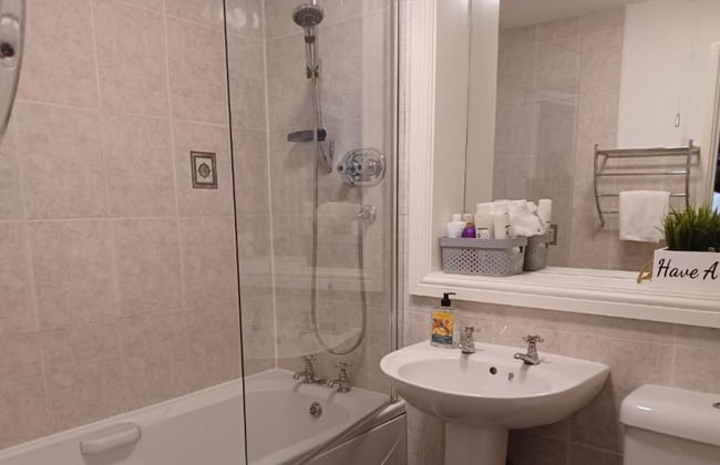 Black Door MALT-Huku Kwetu (Dunstable) - Foto 11