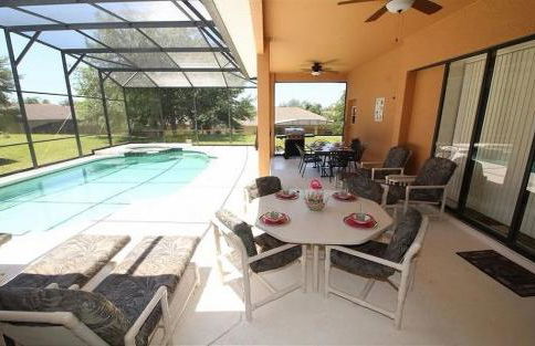 #440-Large 5 bed pool home with excellent privacy - Foto 27