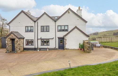 Cefn Nannau - Photo 1