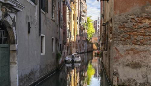 Santa Lucia Canal View by Wonderful Italy - Foto 2