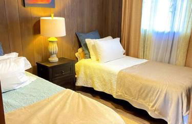 THE HILO HOMEBASE - Charming 3 Bedroom Hilo Home, with AC! - Foto 23