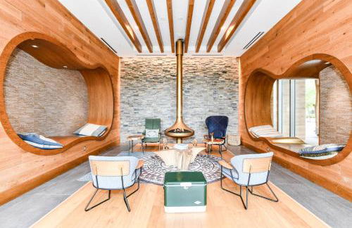 Posh 2BR Retreat Gym, Prkng and Scenic Rooftop - Photo 47