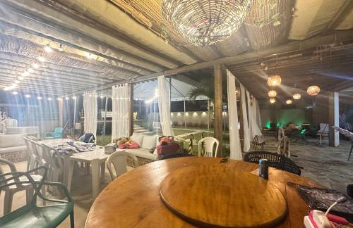 Pé na areia, vista incrível, casa aconchegante, ampla e de um astral - Foto 3