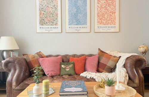 Artistic 3 bed home in Old Trafford next to MUFC - Foto 1