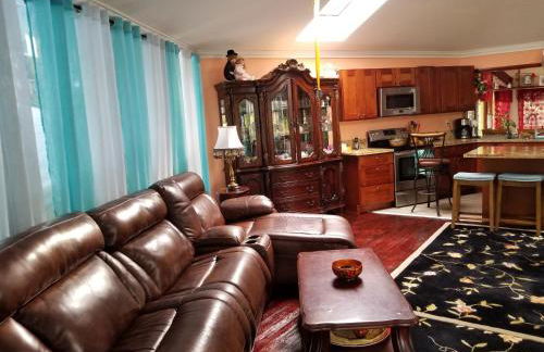 Fully renovated 4 bd with 2 master suits, 3 bth home in centralized location - Foto 17