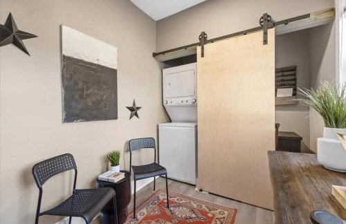 Convenient 2BR Near Convention & Hospitals - Foto 19