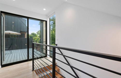 Modern Luxury in the Heart of Austin 3BR 3BA with Huge Balcony - Foto 36