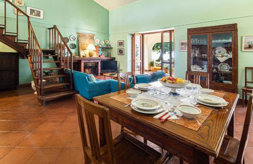 Elegante villa panoramica con giardino e idromassaggio a 10 minuti dal mare - Foto 13