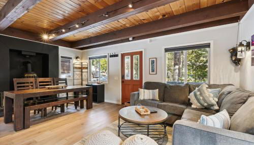 Cobalt Cabin by Tahoe Getaways - Beautifully Remodeled Pet Friendly 3 BR with Hot Tub & EV - Foto 3