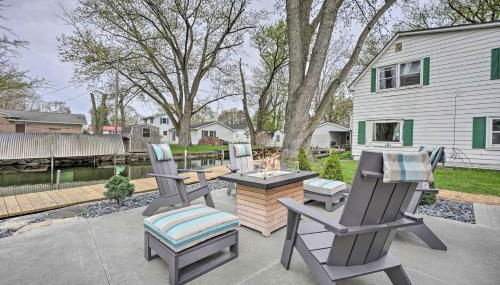 Waterfront Syracuse Home with Patio and Fire Pit! - Foto 2