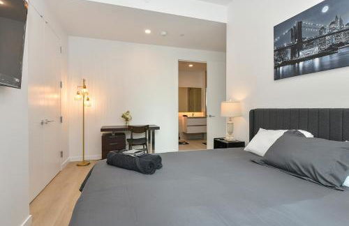 Contemporary Luxury 3BR 2BA Downtown NYC - Photo 26