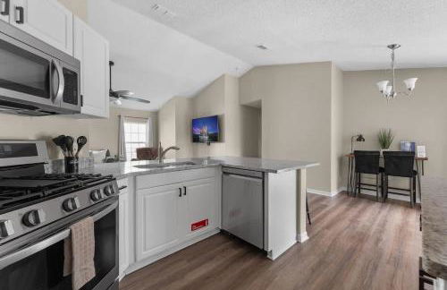 New Listing Pool and Game Room 4BR - Foto 13