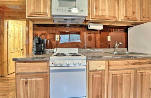 Cozy Creekside Cabin about 24 Mi to Red River! - Foto 10