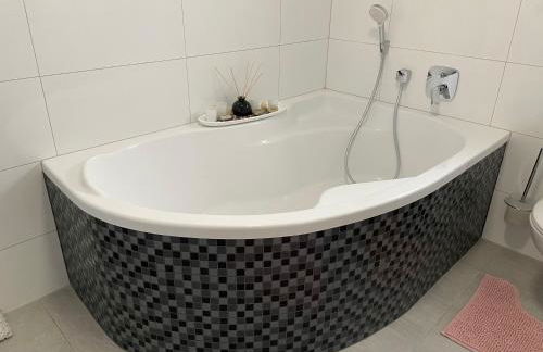 Prime Host Lovely Apartment - Photo 11