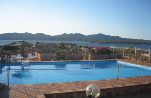 CASA MUGHETTO R5055 WiFi, seafront, private sea access, swimming pool - Foto 15