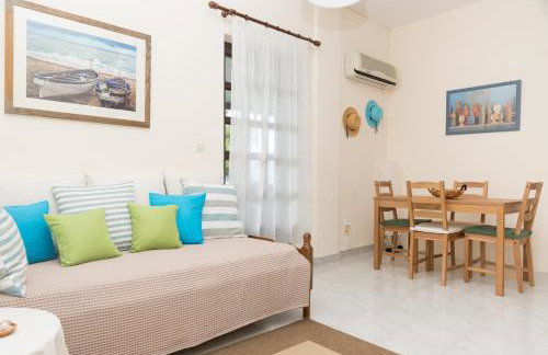 ILIOCHARI sea view apartments Oropos - Kalamos - Foto 13