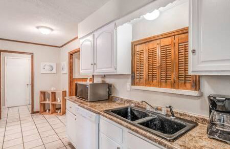 Minutes from the Airport - Wonderful Warrington - Photo 62