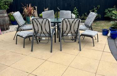 Stay solihull 5 mins to NEC and AIRPORT SLEEPS 9 contractor friendly 3 bathrooms driveway parking 3 - Foto 7