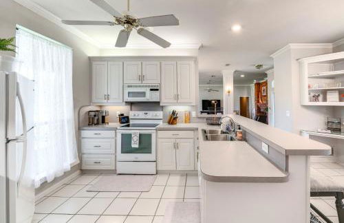 about 3 Mi to Dtwn Aubrey Vacation Rental with Patio! - Foto 15