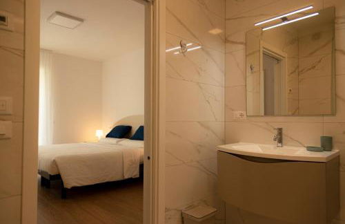 HOLIDAY APARTMENTS GIULIA - Blue - Photo 2